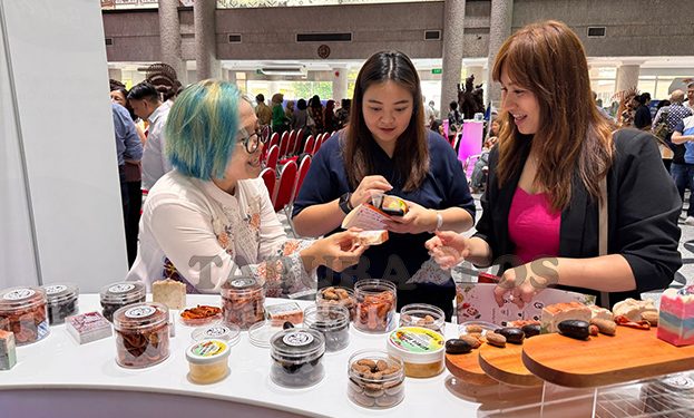 BI Papua Barat Bawa Pala Fakfak Kembali Hadir di Singapura pada IMTE 2025