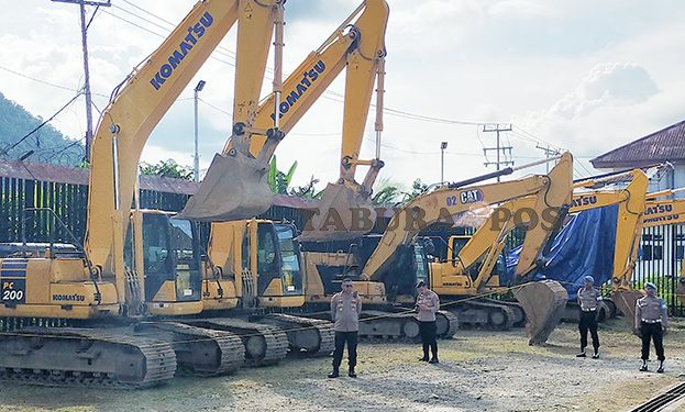 20 Penambang Emas Ditangkap, Dua DPO dan 9 Excavator Disita