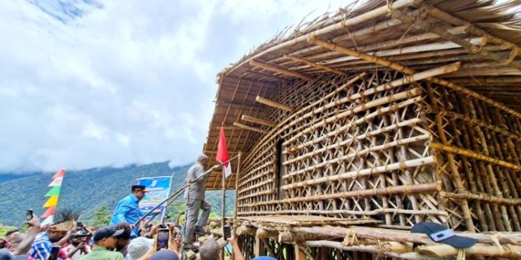 Kemkomdigi Siapkan Konektivitas Untuk Program Layar Digital Pintar