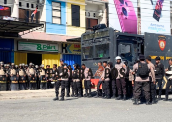 Sejumlah Mahasiswa di Manokwari Turun ke Jalan Tuntut Pembubaran DPR