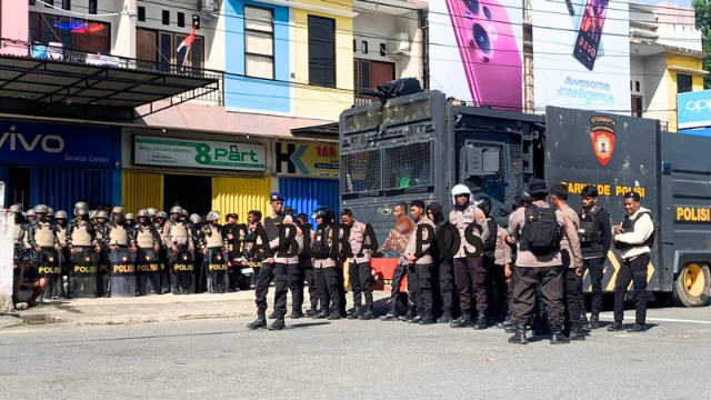 Sejumlah Mahasiswa di Manokwari Turun ke Jalan Tuntut Pembubaran DPR