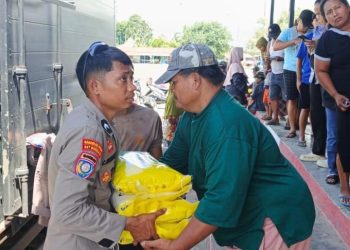 Polda Papua Barat Gelar Gerakan Pangan Murah, Salurkan 5 Ton Beras SPHP