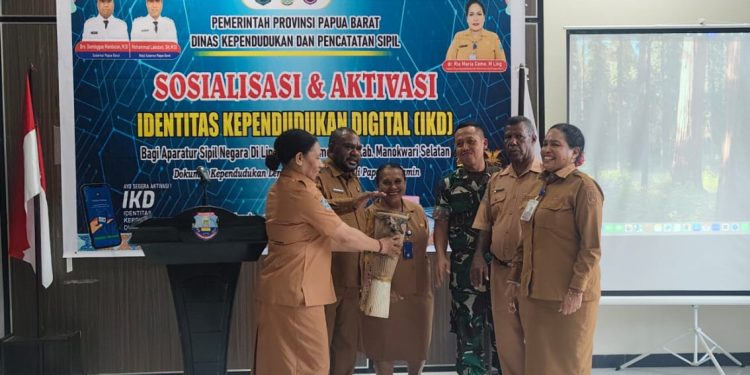Bupati Mansel Buka Sosialisasi dan Aktivasi Identitas Kependudukan Digital