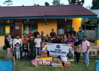 IKCBOM Bersama Lamek Dowansiba Salurkan Tali Kasih di Pantai Asuhan Fajar Timur Pantura