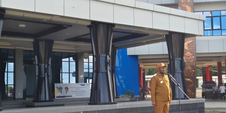 Bupati Mansel Minta Maaf Atas Aksi Pemalangan Jalan Trans Papua Barat