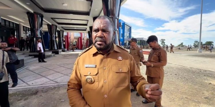 Kesekian Kalinya, Bupati Bernard Ingatkan OPD Selesaikan Temuan BPK