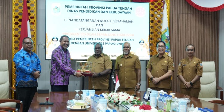 Wujudkan Program SSH Unipa di Papua Tengah, Rektor dan Gubernur Menandatangani PKS