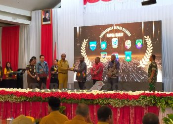 Terima Kasuari Award 2025, Pemkab Kaimana Bakal Tingkatkan Data Penduduk Dalam Program JKN