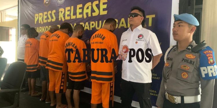 Ditresnarkoba Polda Papua Barat Berhasil Ungkap Kasus Ganja, BB 840,82 Gram
