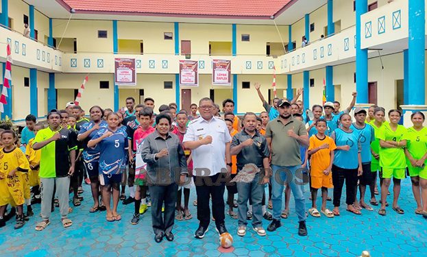 Wakil Bupati dan Ketua Fraksi Otsus DPRK Manokwari Buka Perlombaan