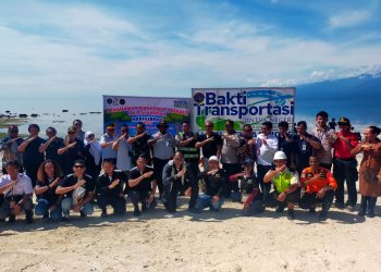 BLU UPBU Kelas II Rendani dan Mitra Tanam Bibit Pohon Mangrove