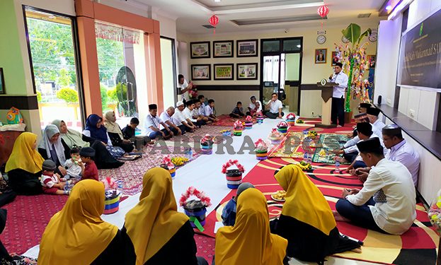 PA Manokwari Jaga Tradisi ‘Ember dan Pohon Pisang’ Saat Peringati Maulid Nabi Muhammad