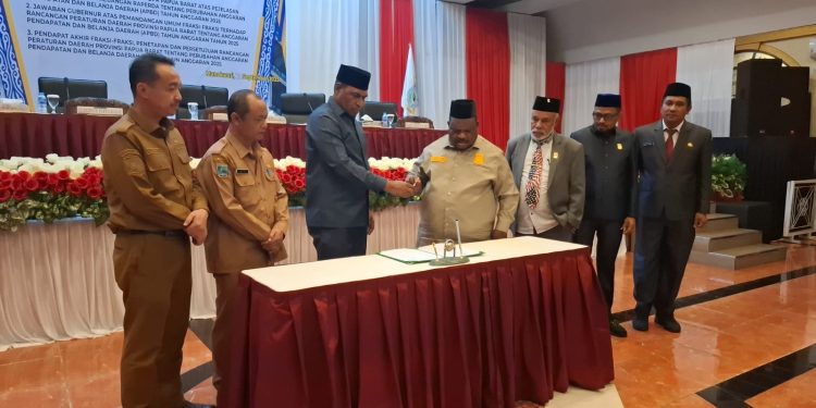 Disertai Cacatan, DPR – PB Sahkan APBD Perubahan Sebesar Rp. 3,770 Triliun