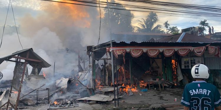Kebakaran Hanguskan Kios dan Bengkel di Jalan Baru Manokwari