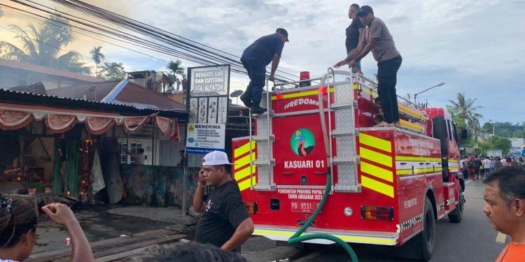 Kebakaran di Jalan Baru Berhasil Dipadamkan, 9 Unit Mobil Tangki Dikerahkan