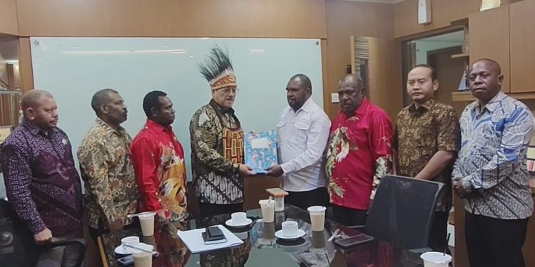 Perjuangkan Nasib Honorer, Bupati Mansel dan DPRK Sambangi Kemenpan-RB