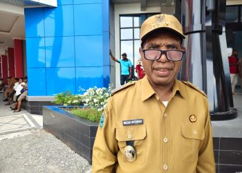 Pesan Wabup Mezak Kepada Kepala Distrik Oransbari