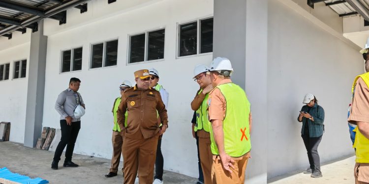 Bupati Tinjau Progres Pembangunan Pasar Sanggeng dan KAP Borarsi