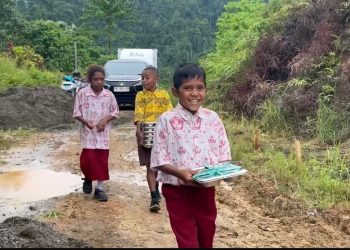 Program Makan Bergizi Gratis Tahap Ketiga Disalurkan, Semangat Belajar Siswa SD Negeri 85 Wasay Meningkat