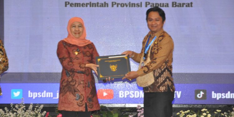 Terbaik Kedua Saat Diklat PKN II, Bachri Yasin: Prestasi Ini Saya Persembahkan Sebagai ‘Kado’ HUT ke -26 Papua Barat