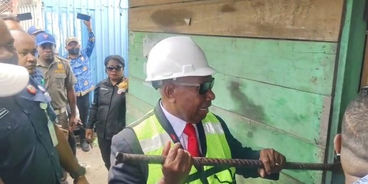 Launching Pelebaran Jalan Esau Sesa-Maruni Ditandai Pembongkaran Bangunan