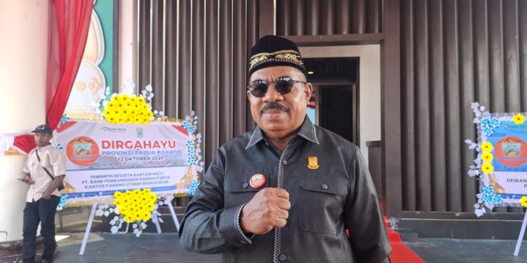 Fery Auparay : Pelebaran Jalan Esau Sesa-Maruni Tidak Bisa Ditunda Lagi