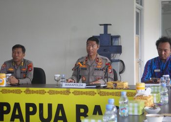 Polda Papua Barat Gelar Rapat Penjelasan Hasil Tim Pencarian Fakta Bersama Keluarga dan Ombudsman