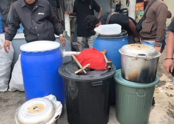 Operasi Bersinar Sita Ratusan Liter Miras Lokal Jenis Cap Tikus