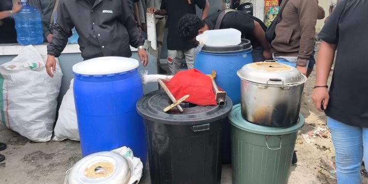 Operasi Bersinar Sita Ratusan Liter Miras Lokal Jenis Cap Tikus