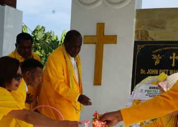 HUT Ke – 61, DPD Golkar Sorong Ziarah ke Makam John Piet Wanane