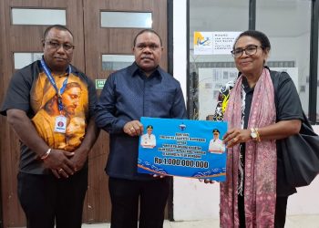 Dukung Perayaan 1 Abad Peradaban Orang Papua , Pemkab Manokwari Bantuan Rp.1 Miliar dan 2 Ton Beras