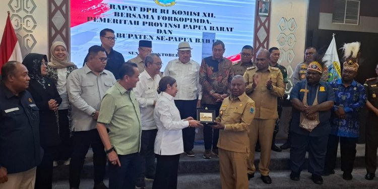 Bupati Pegaf Dorong Aspirasi Kemudahan Bagi Investor Tambang dan Pembangunan SPBU