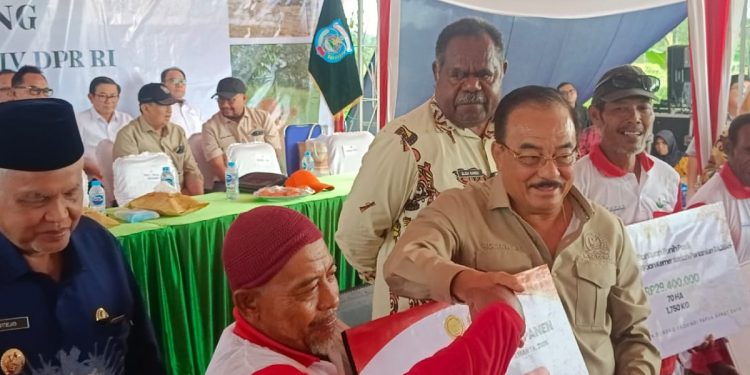 Reses di Sorong, Komisi IV DPR RI Serap Aspirasi dan Salurkan Bantuan
