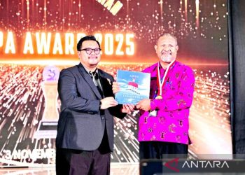 Universitas Papua Raih Rekor MURI Penggunaan Noken dan Mahkota