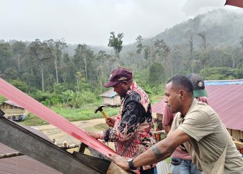 Bupati Bernard Paku Seng Pembangunan Gedung GPKAI Sidon Haboudib