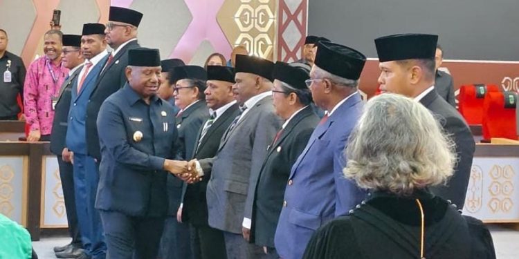 Lantik 11 Pejabat Esalon II, Mandacan, Hati- Hati Gunakan Kewenangan