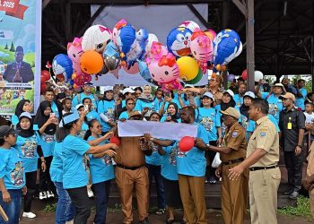 Pelepasan Balon Udara Tandai Peringatan Hari Anak Nasional di Mansel