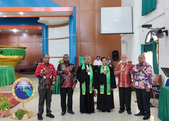 Bernard-Mezak Hadiri Peresmian Menara Loceng dan Pembukaan Sidang XXVI Jemaat GKI Solafide Ransiki