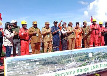 Penjualan Perdana 20 MMSCFD Gas Bumi, Dominggus Mandacan: Ini Kebangkitan Kedaulatan Energi Papua Barat
