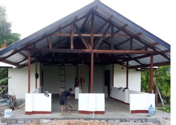 DPMK Papua Barat Realisasikan Bantuan Hibah Pembangunan Balai Kampung dan Solar Cell