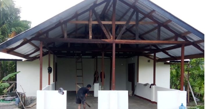 DPMK Papua Barat Realisasikan Bantuan Hibah Pembangunan Balai Kampung dan Solar Cell