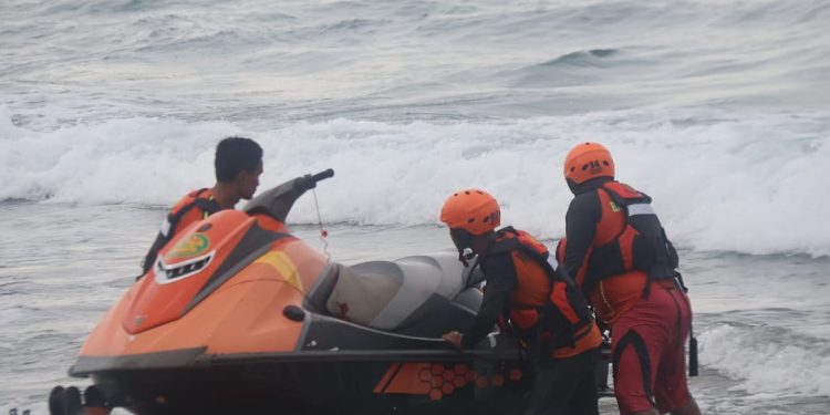 Dukung WSL 2025, Basarnas Manokwari Siaga SAR Khusus di Pantai Amban