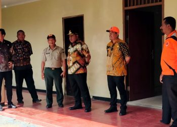 Bupati Manokwari Tinjau Tujuh Kantor OPD