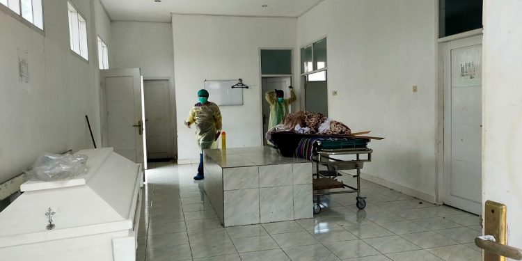 Curiga Melihat Kondisi Jenazah Tanpa Peti, Tukang Gali Kubur Gagalkan Penguburan Sesosok Mayat Wanita