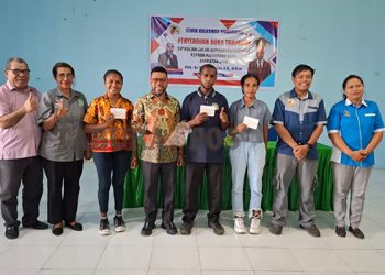 Filep Wamafma Kembali Salurkan Bantuan Pendidikan KIP Kuliah di STMIK Kreatindo Manokwari