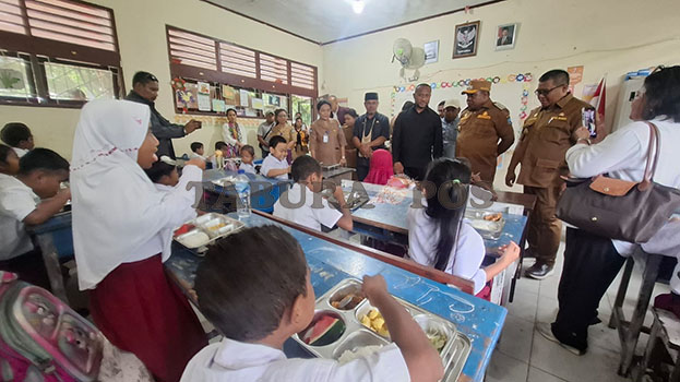 Mandenas Sebut Porsi MBG untuk SMP dan SMA di Papua Kurang