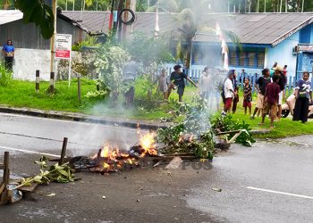 Warga Blokade Jalan Diduga Buntut dari Kasus Penikaman