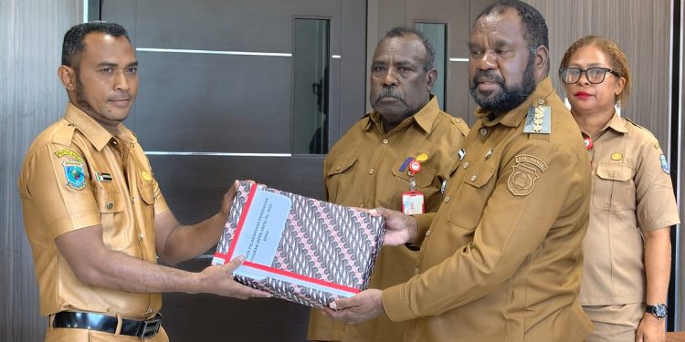 Serahkan DPPA ke OPD, Bupati Mansel Ingatkan Waktu Efektif Tersisa Empat Minggu