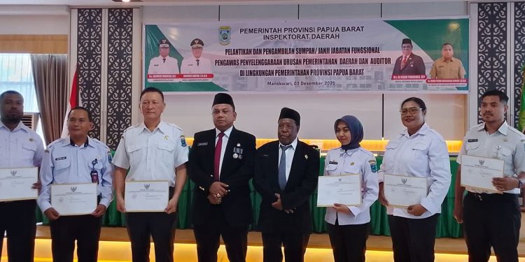 Erwin Saragih Melantik 6 Pejabat