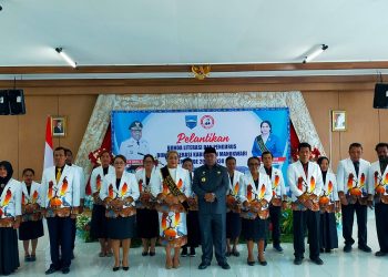 Hermus Indou Lantik Bunda Literasi Manokwari